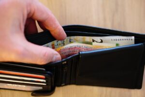 マネーフォワードとウェルスナビの違いは何ですか？
